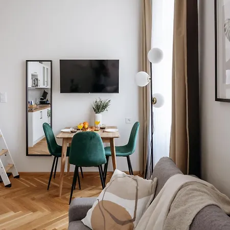 Days - Fully Equipped Near Wenceslas Square Apartment
