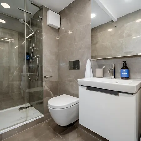 Daire Days - Fully Equipped Near Wenceslas Square